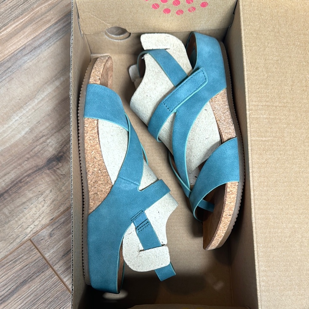 Eurosoft Dusty Teal Gianetta Sandals Women’s size 6